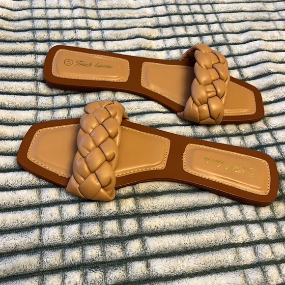 NWOT Square Open Toe Flat Slip On Mule - Picture 8 of 8